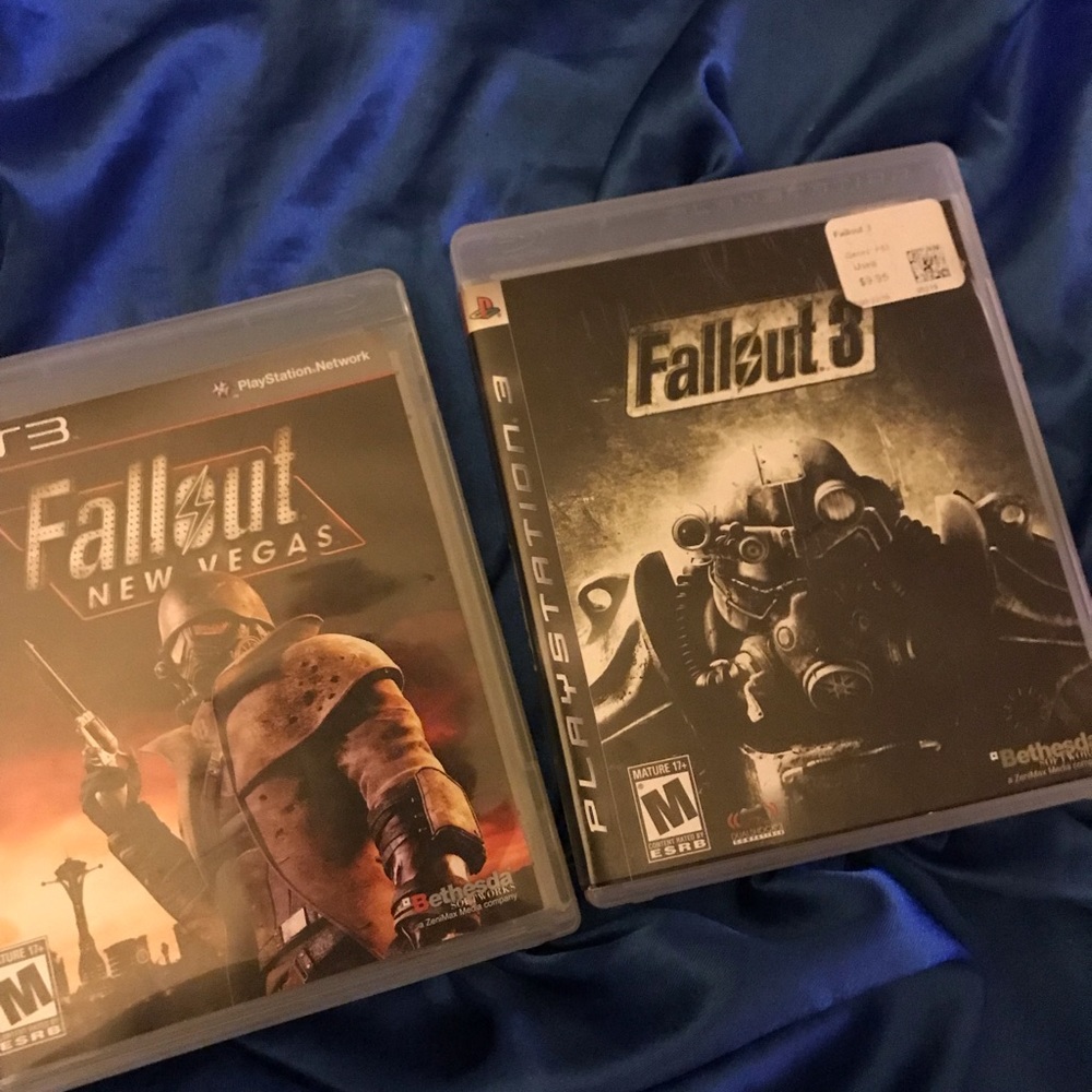 Fallout ps3 bundle - Picture 3 of 3